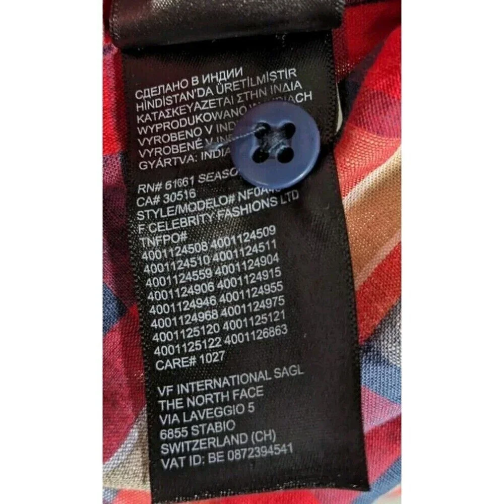 The North Face Red Plaid Button Down Shirt‎ Small